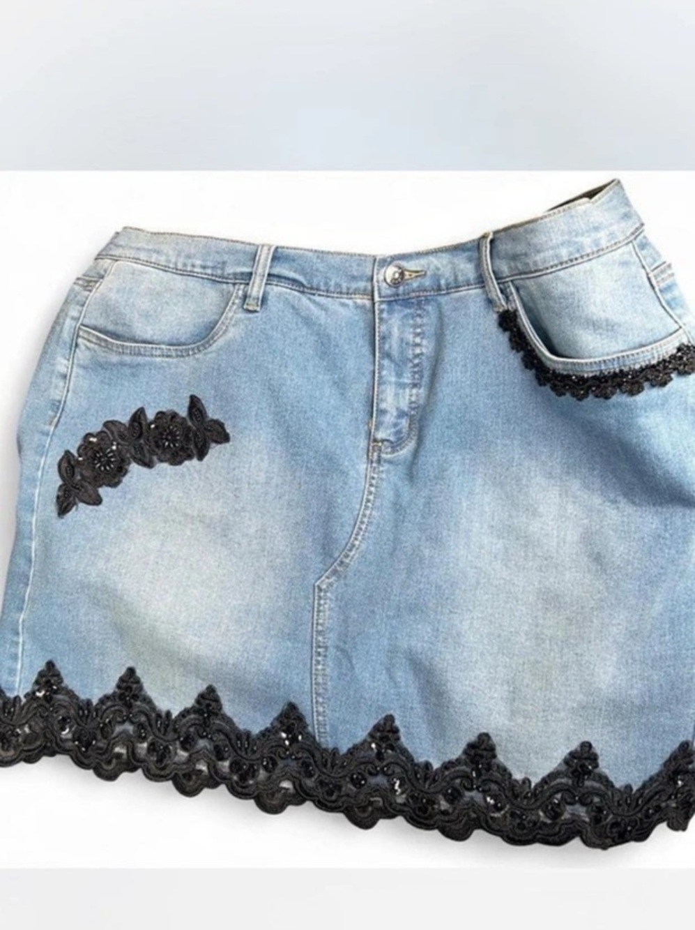 Venus Denim Lace Trim Embellished Shorts Size 16 Like New